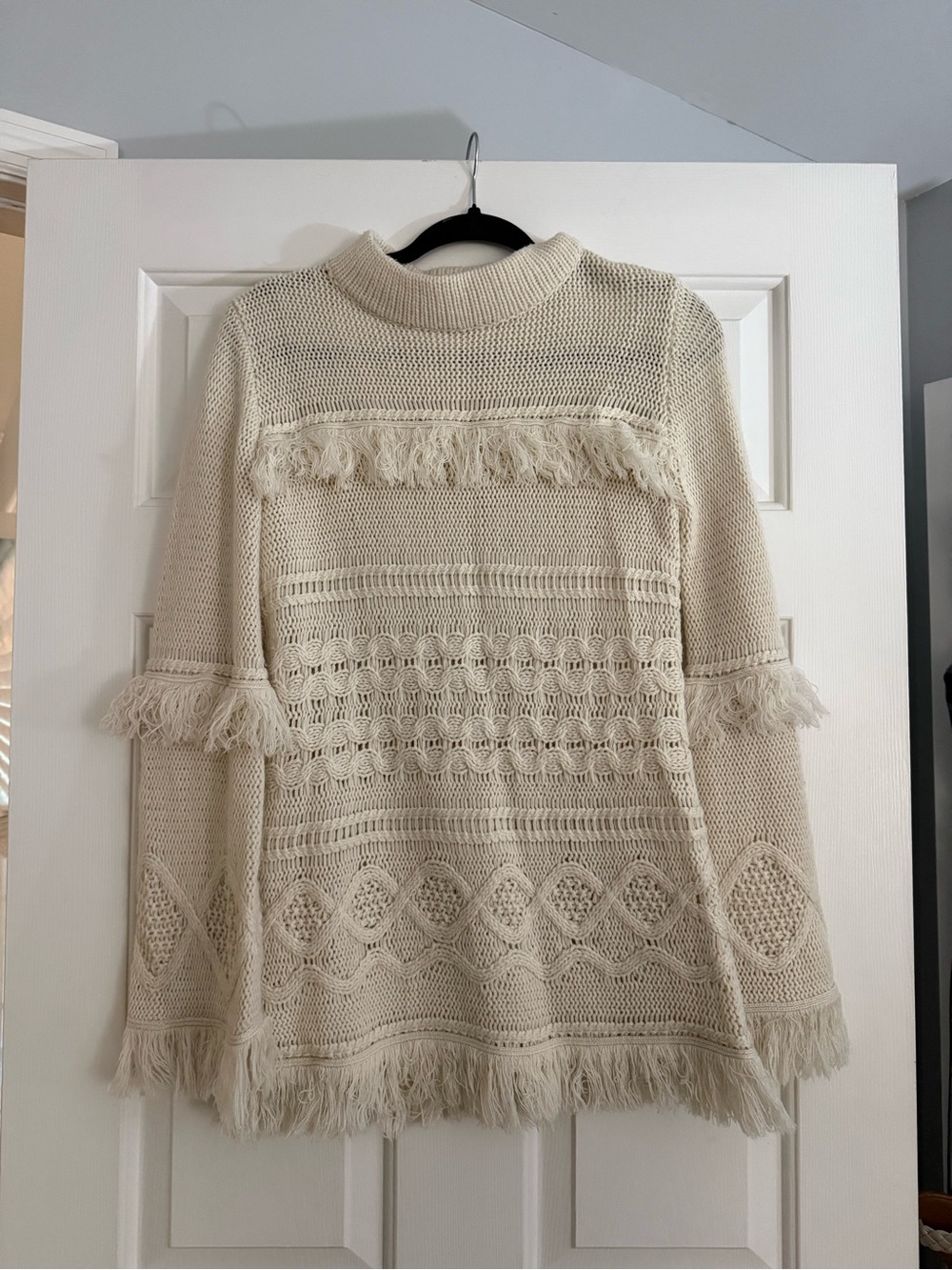 Women’s BB Dakota cream sweater